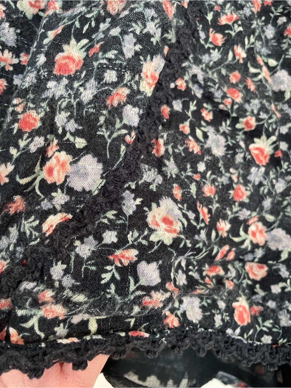 American Eagle Outfitters Black Floral Lace-Trim Shorts - Picture 3 of 8